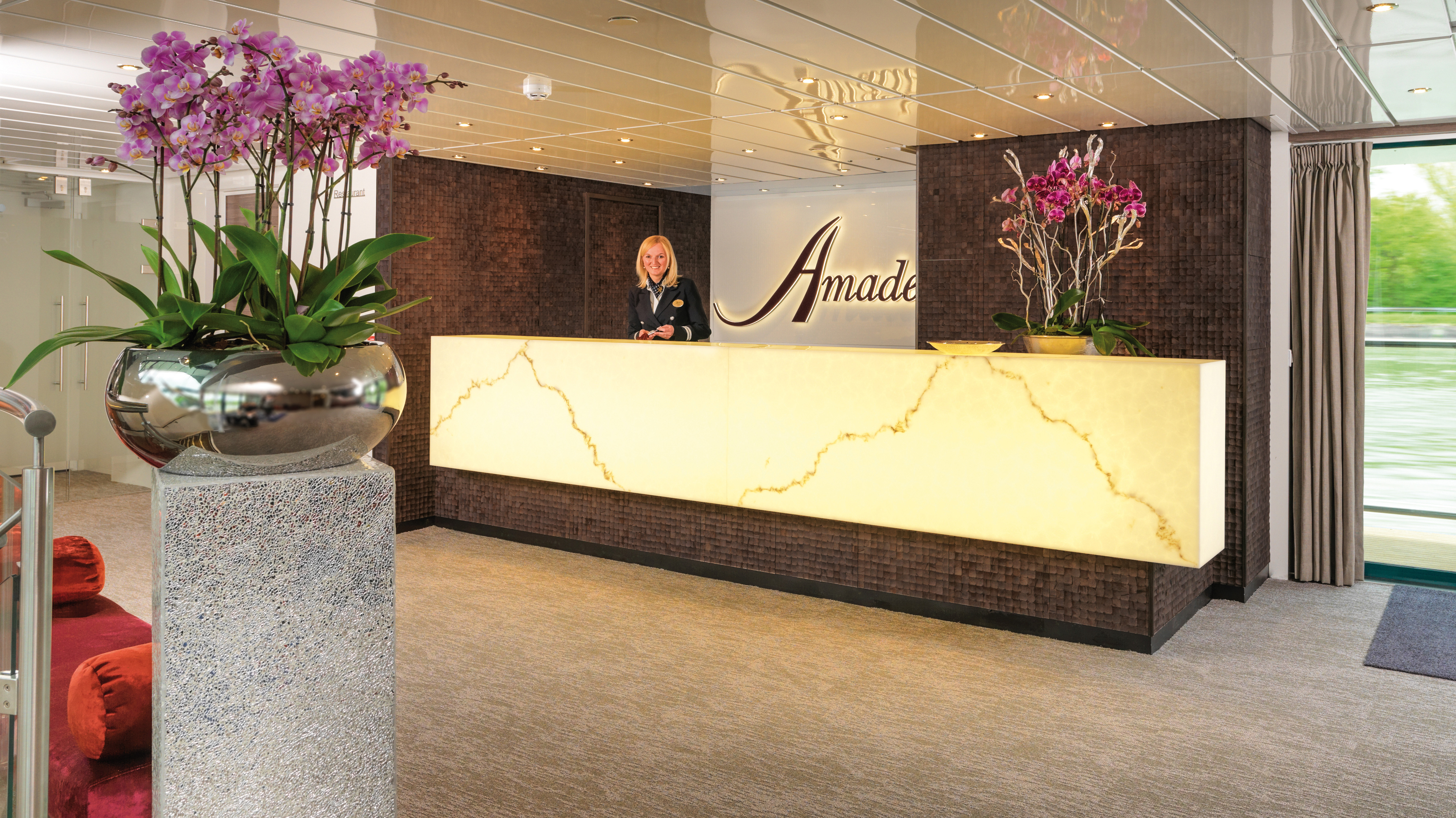 Amadeus River Cruises - Amadeus II - Reception.jpg